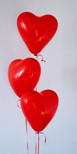 red flags, heart balloons